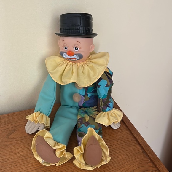 Halloween Clown - Picture 2 of 7